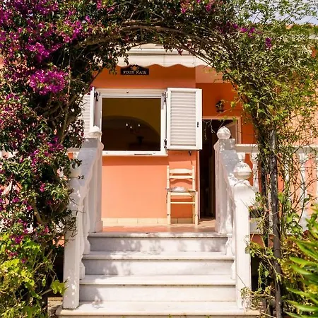 2 Bed House With Mountain View *