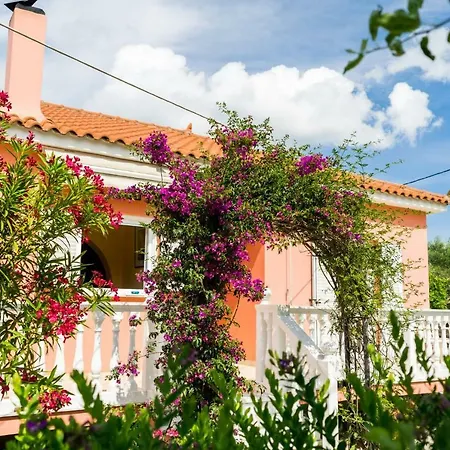 2 Bed House With Mountain View Apartment *